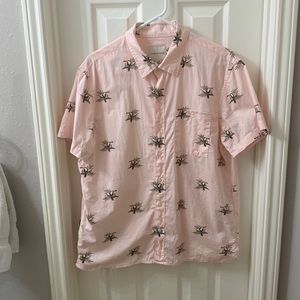 American Eagle Mens SS size L  button down shirt Pink with Toucans